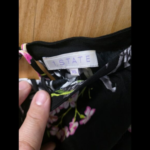 1.State Floral Top - XS - Picture 2 of 3